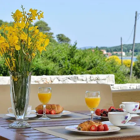 Дом отдыха House With A Parking Space Veli Rat, Dugi Otok - 8096 Вели-Рат